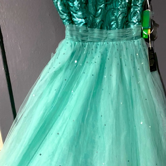 MINT GREEN SEQUIN AND TULE FORMAL LONG DRESS - Picture 4 of 13